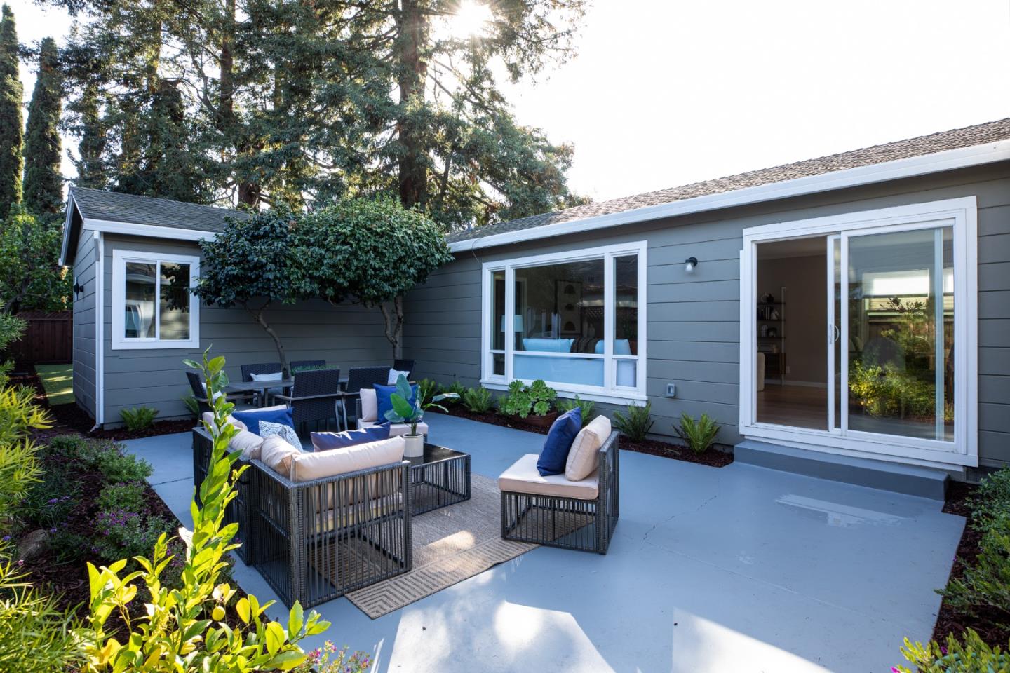 Detail Gallery Image 11 of 20 For 1833 Brittan Ave, San Carlos,  CA 94070 - 2 Beds | 1 Baths