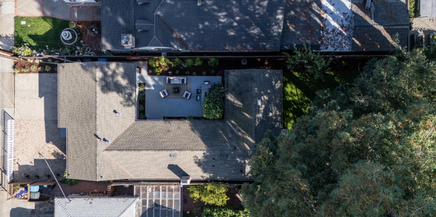 Detail Gallery Image 18 of 20 For 1833 Brittan Ave, San Carlos,  CA 94070 - 2 Beds | 1 Baths