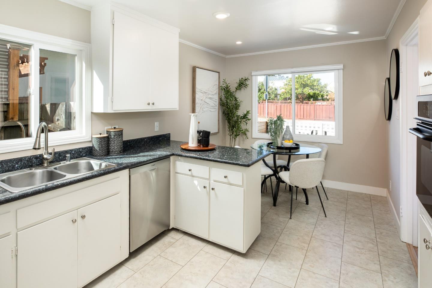 Detail Gallery Image 3 of 20 For 1833 Brittan Ave, San Carlos,  CA 94070 - 2 Beds | 1 Baths