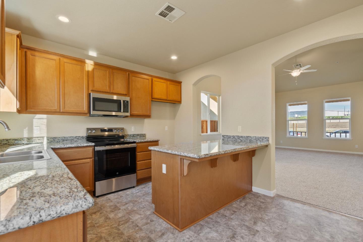 Detail Gallery Image 15 of 35 For 779 Aurora Way, King City,  CA 93930 - 4 Beds | 2 Baths