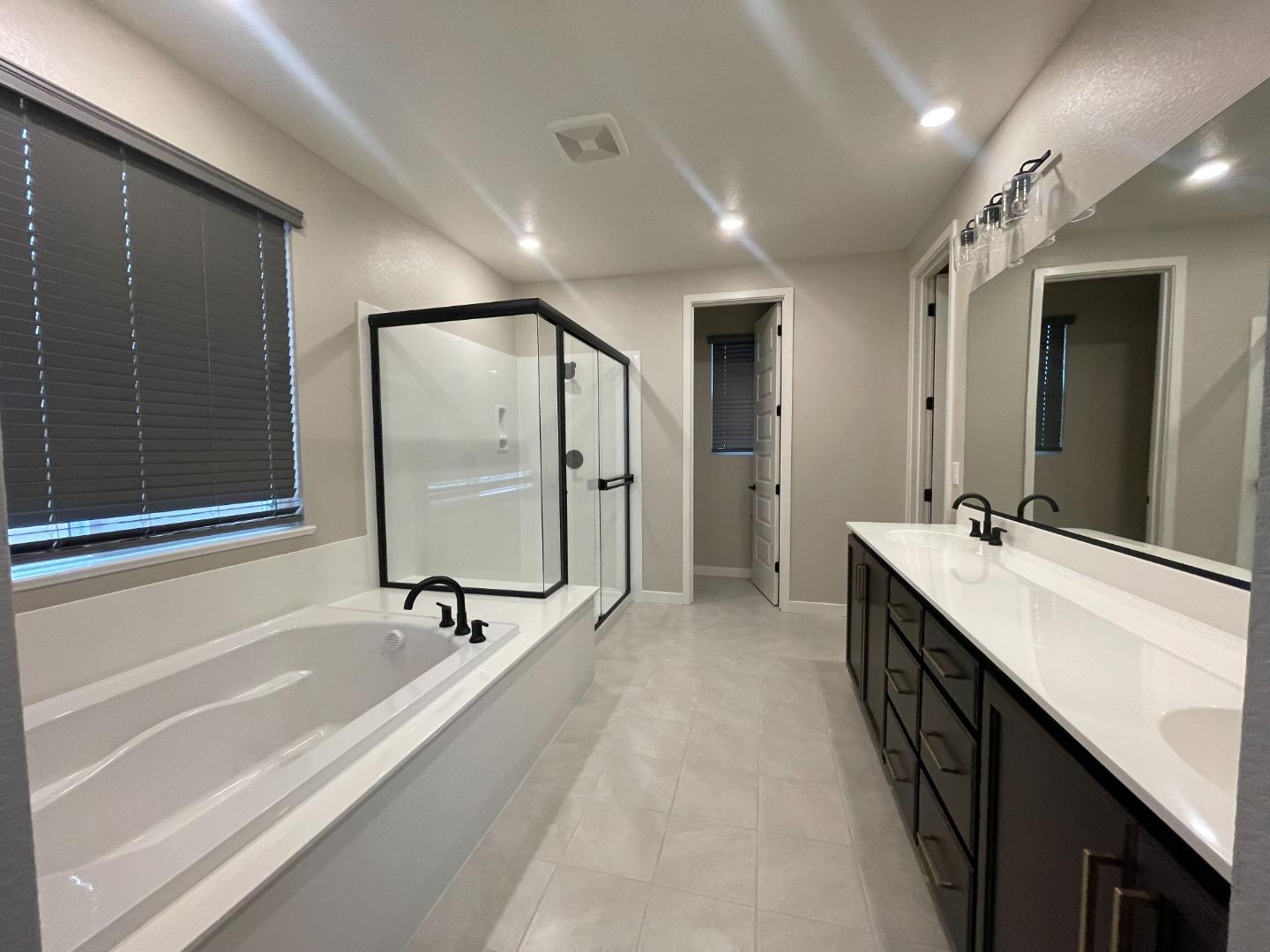 Detail Gallery Image 6 of 6 For 2513 Lake Club Dr, Fairfield,  CA 94533 - 4 Beds | 3/1 Baths