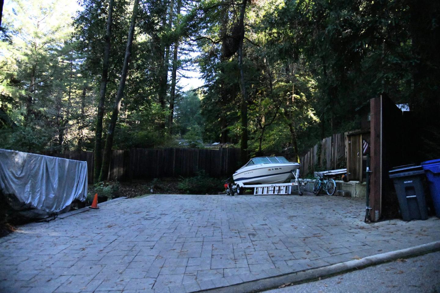 Detail Gallery Image 3 of 19 For 185 Cliff Vw, Boulder Creek,  CA 95006 - 2 Beds | 1 Baths