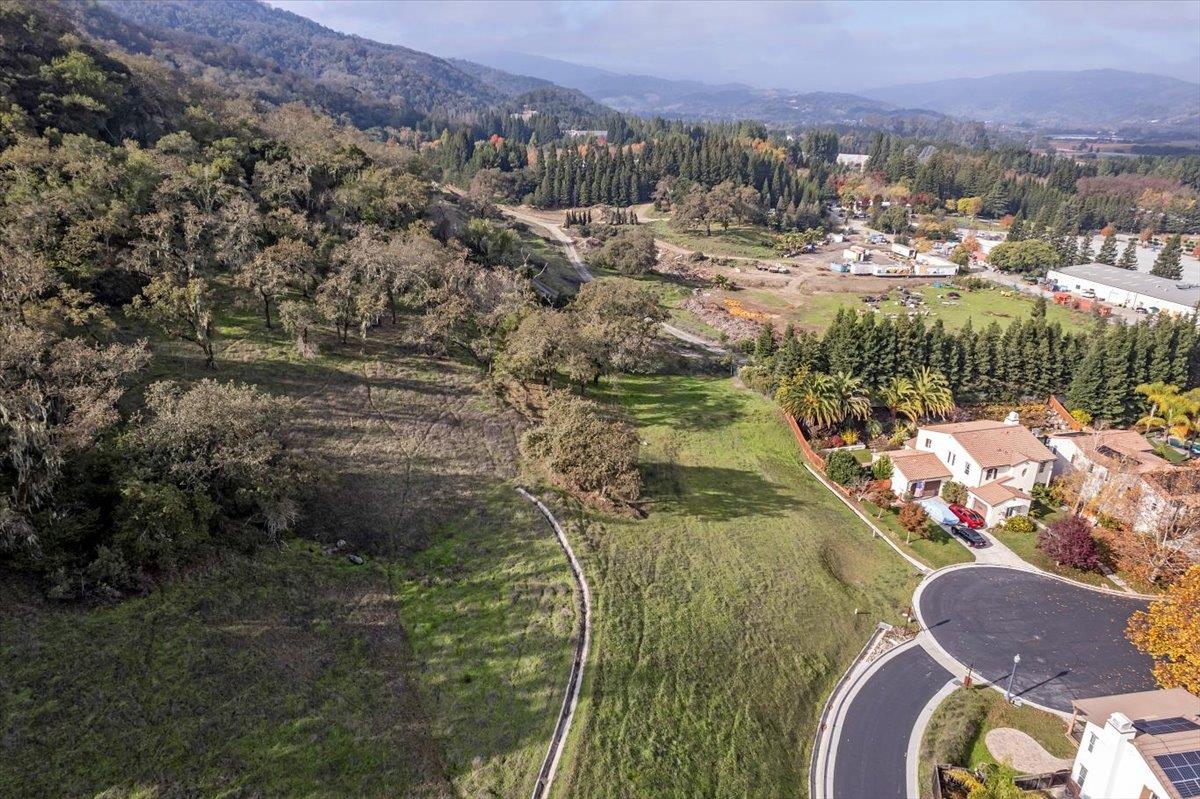 Detail Gallery Image 9 of 17 For 2874 Berwick Ave, Gilroy,  CA 95020 - – Beds | – Baths