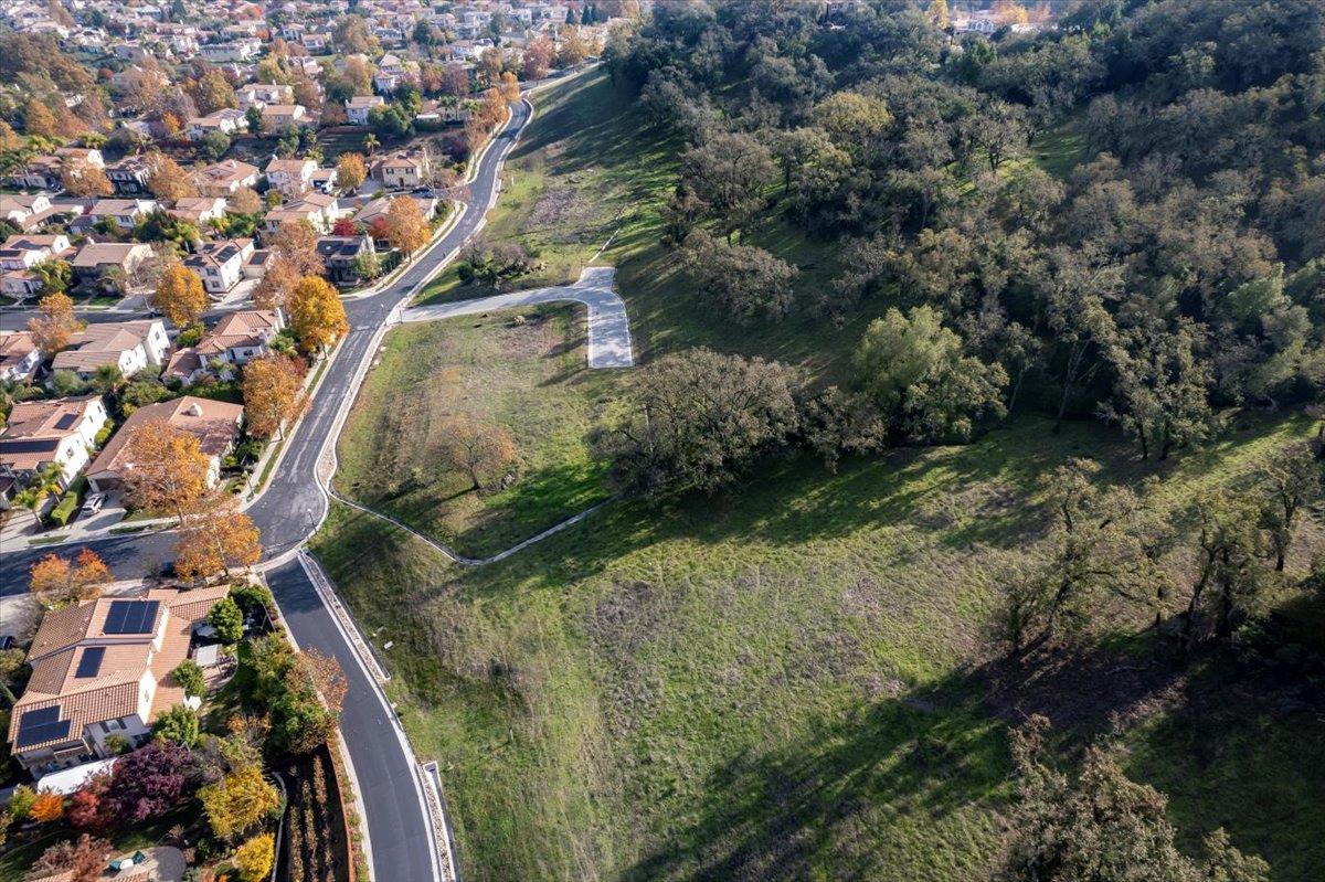 Detail Gallery Image 13 of 17 For 2820 Berwick Ave, Gilroy,  CA 95020 - – Beds | – Baths