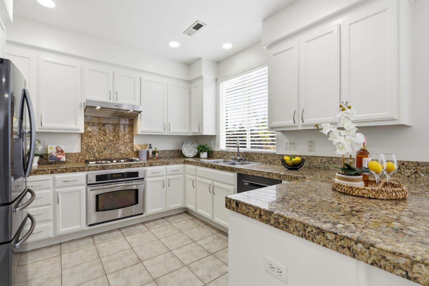 Detail Gallery Image 14 of 51 For 4790 Canela Way, San Jose,  CA 95136 - 4 Beds | 2/1 Baths