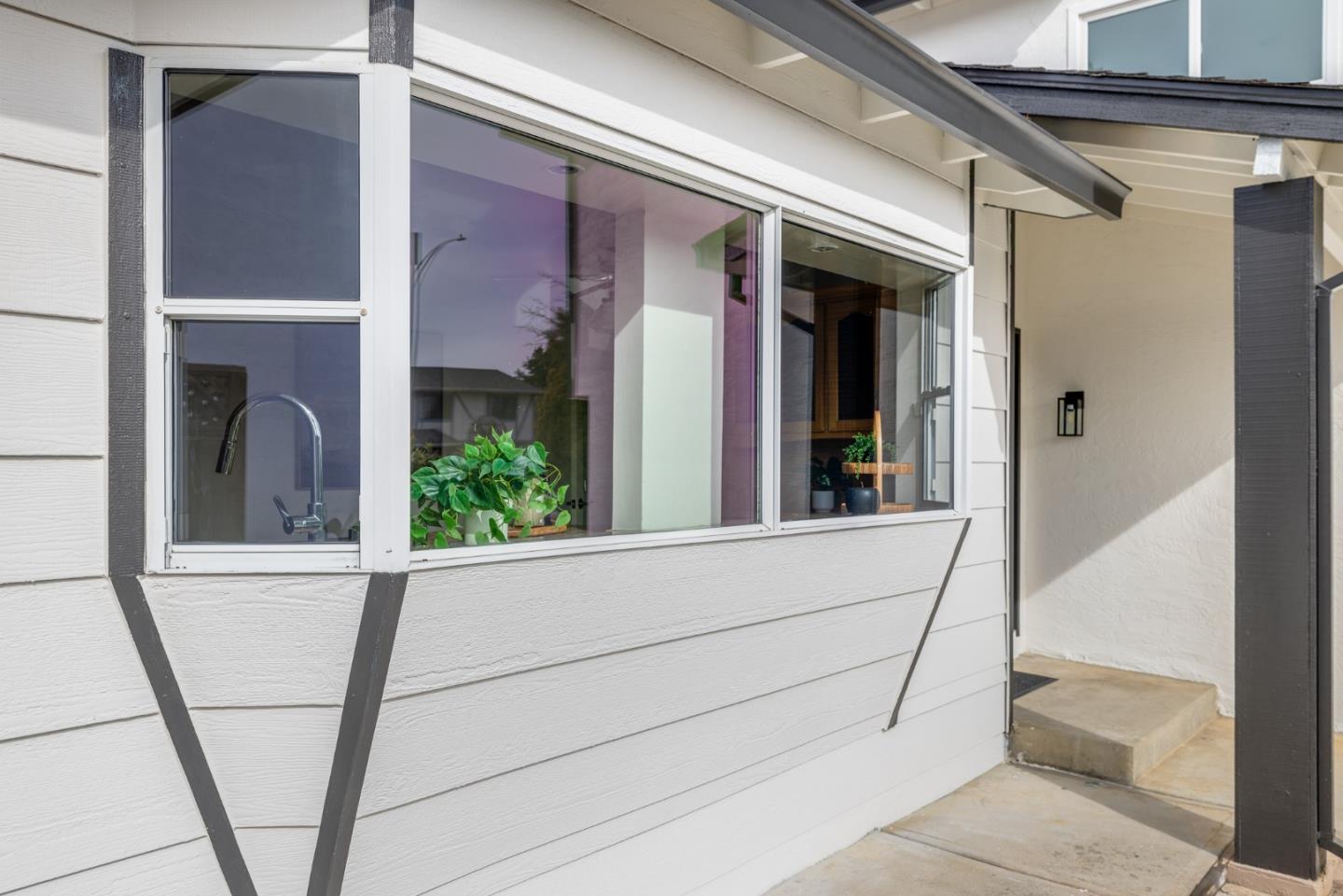 Detail Gallery Image 4 of 67 For 2283 Lemoyne Way, Campbell,  CA 95008 - 4 Beds | 2/1 Baths