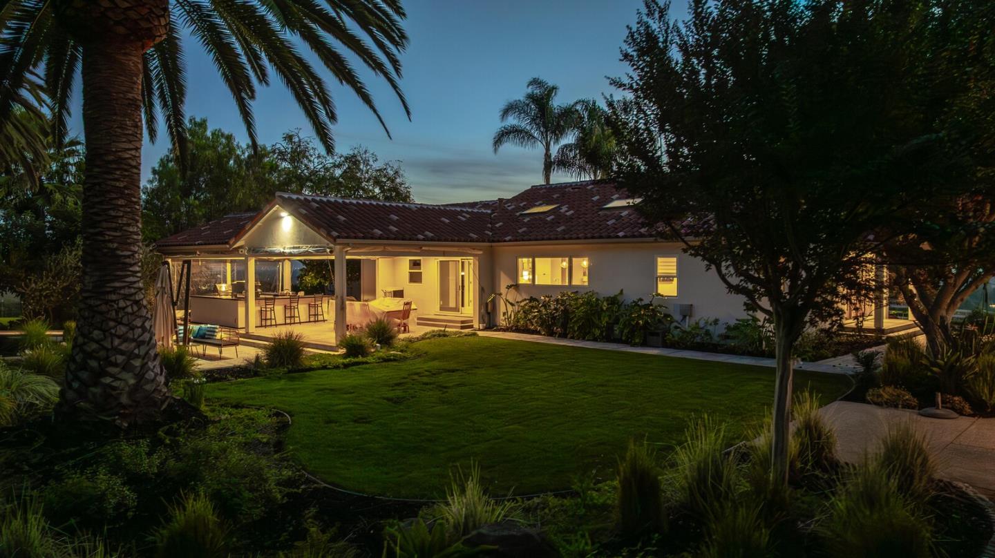 Detail Gallery Image 6 of 142 For 2310 Diana Ave, Morgan Hill,  CA 95037 - 4 Beds | 2 Baths