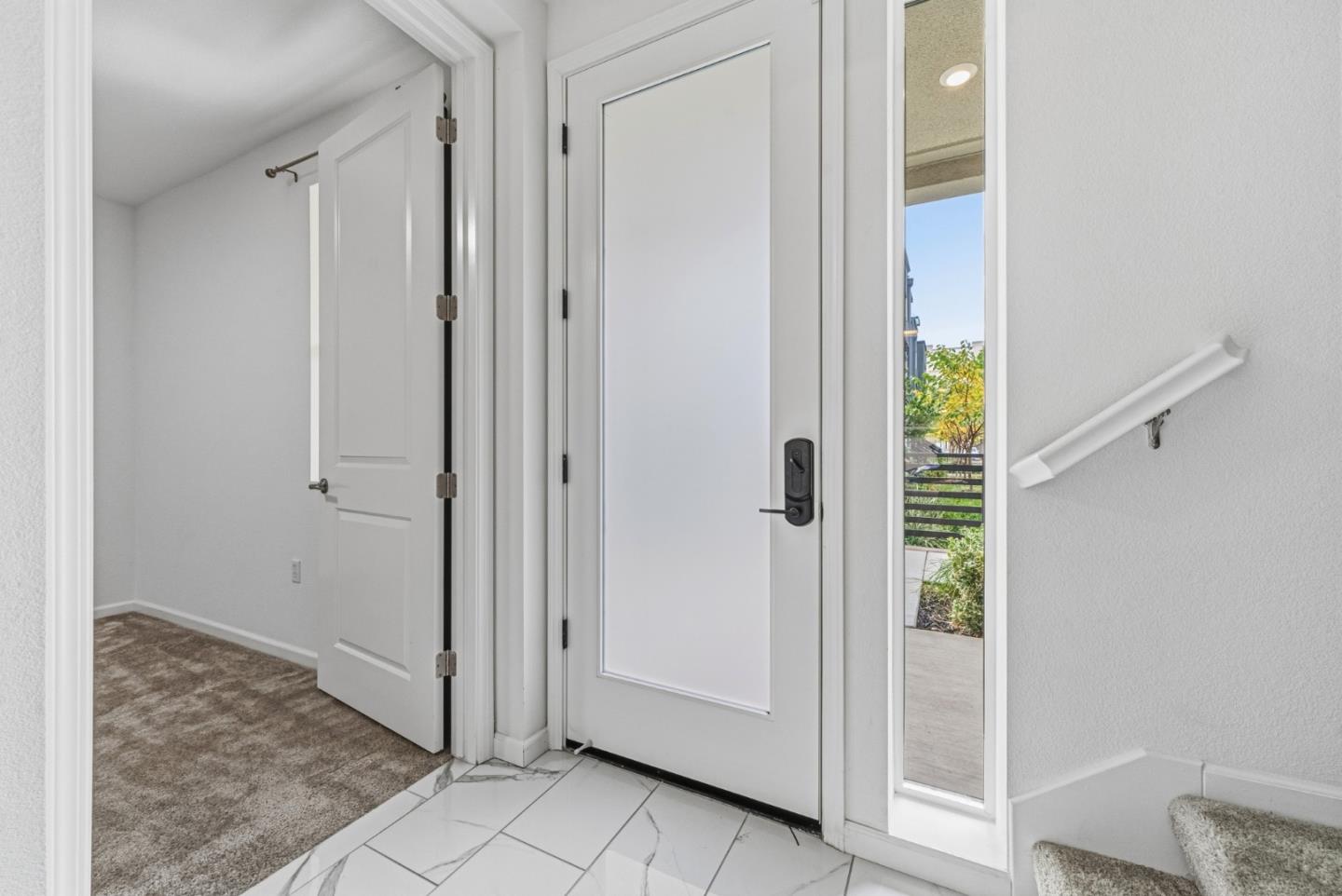 Detail Gallery Image 3 of 35 For 5406 Saffron Way, Dublin,  CA 94568 - 3 Beds | 3 Baths