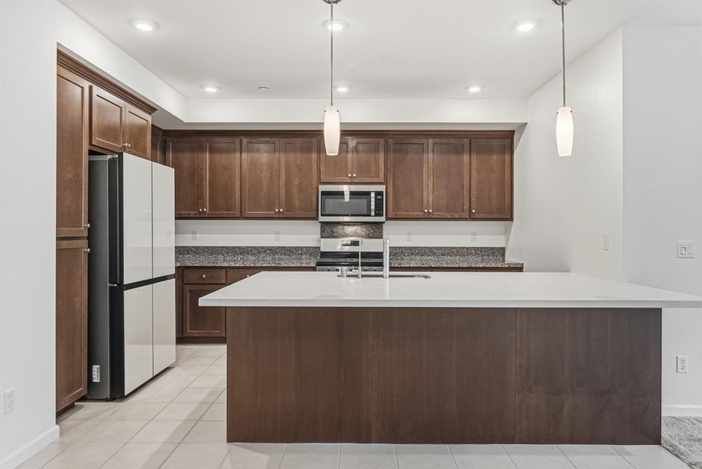 Detail Gallery Image 8 of 35 For 5406 Saffron Way, Dublin,  CA 94568 - 3 Beds | 3 Baths