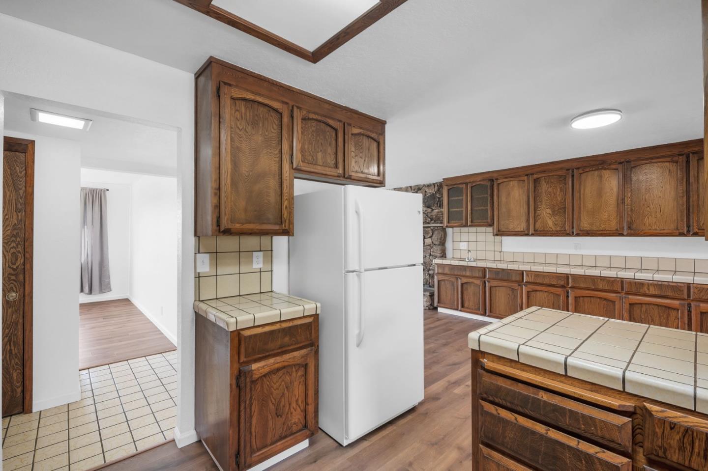 Detail Gallery Image 11 of 58 For 2800 Dryden Ave, Gilroy,  CA 95020 - 4 Beds | 2/1 Baths