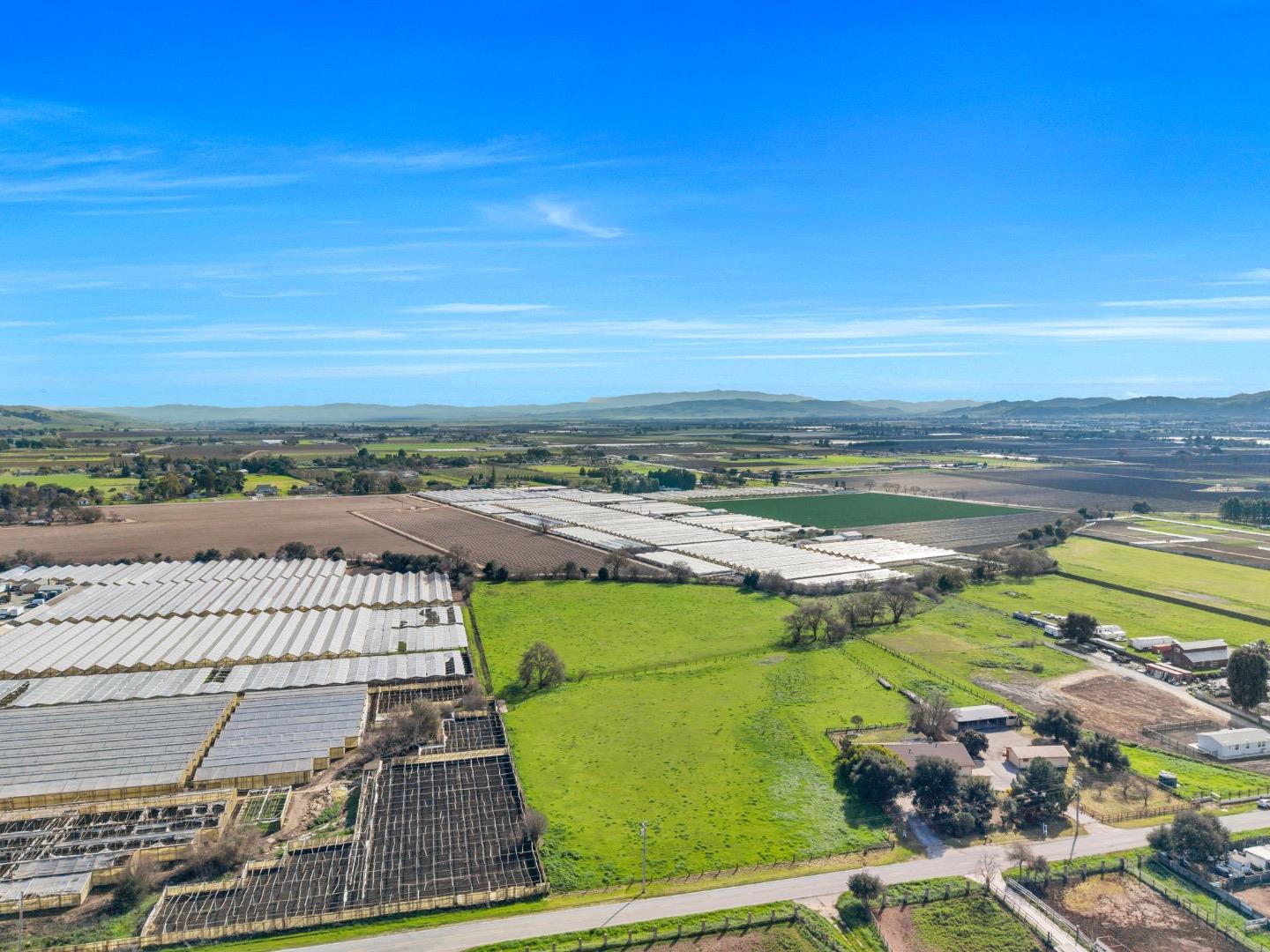 Detail Gallery Image 2 of 58 For 2800 Dryden Ave, Gilroy,  CA 95020 - 4 Beds | 2/1 Baths