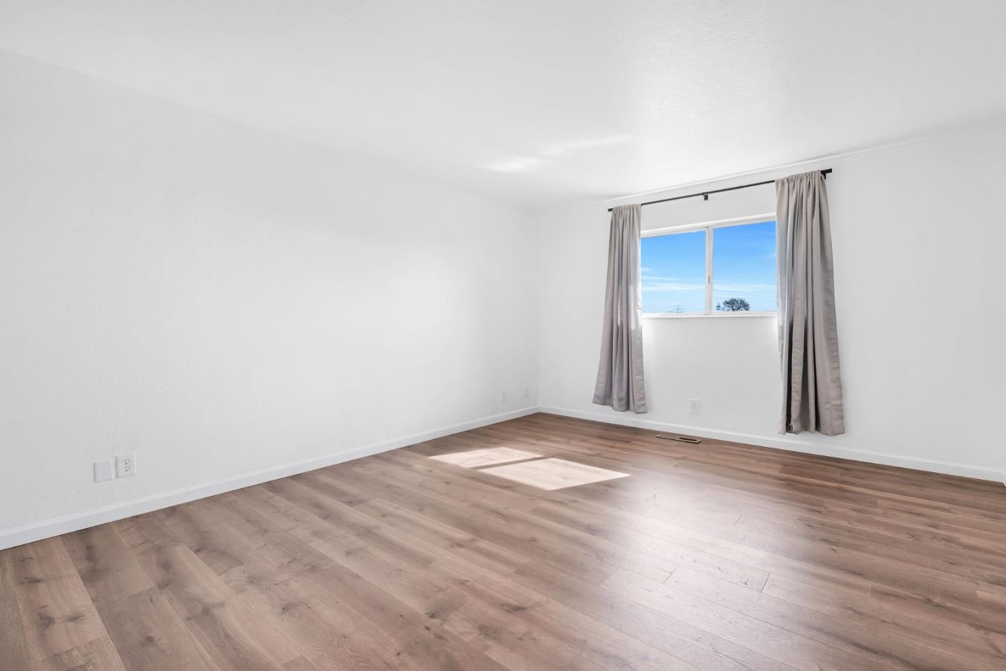 Detail Gallery Image 29 of 58 For 2800 Dryden Ave, Gilroy,  CA 95020 - 4 Beds | 2/1 Baths