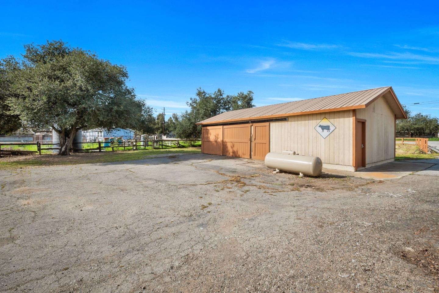 Detail Gallery Image 44 of 58 For 2800 Dryden Ave, Gilroy,  CA 95020 - 4 Beds | 2/1 Baths