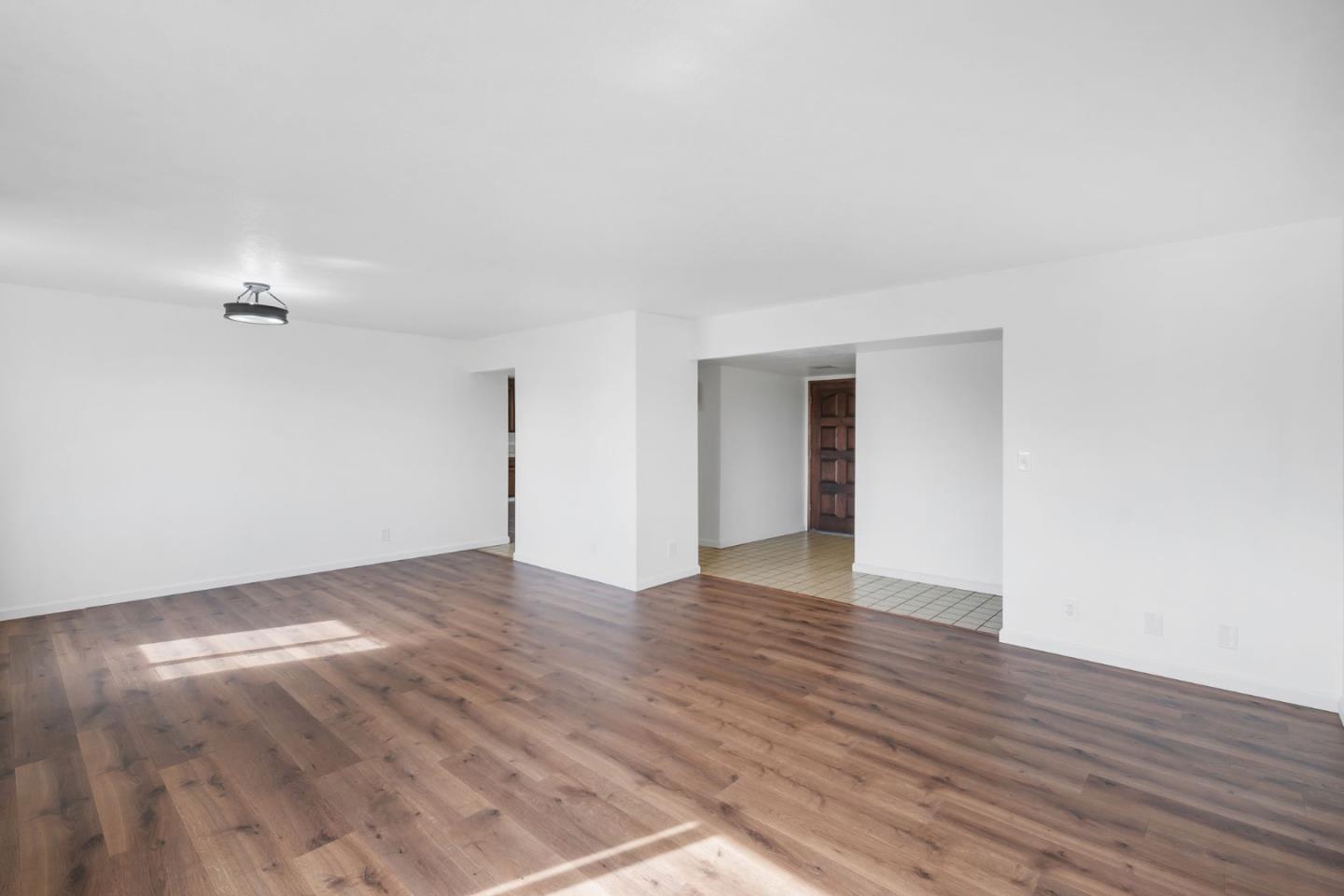 Detail Gallery Image 9 of 58 For 2800 Dryden Ave, Gilroy,  CA 95020 - 4 Beds | 2/1 Baths