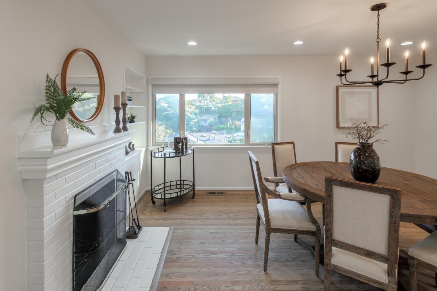 Detail Gallery Image 10 of 32 For 2331 Buena Vista Ave, Belmont,  CA 94002 - 4 Beds | 3 Baths