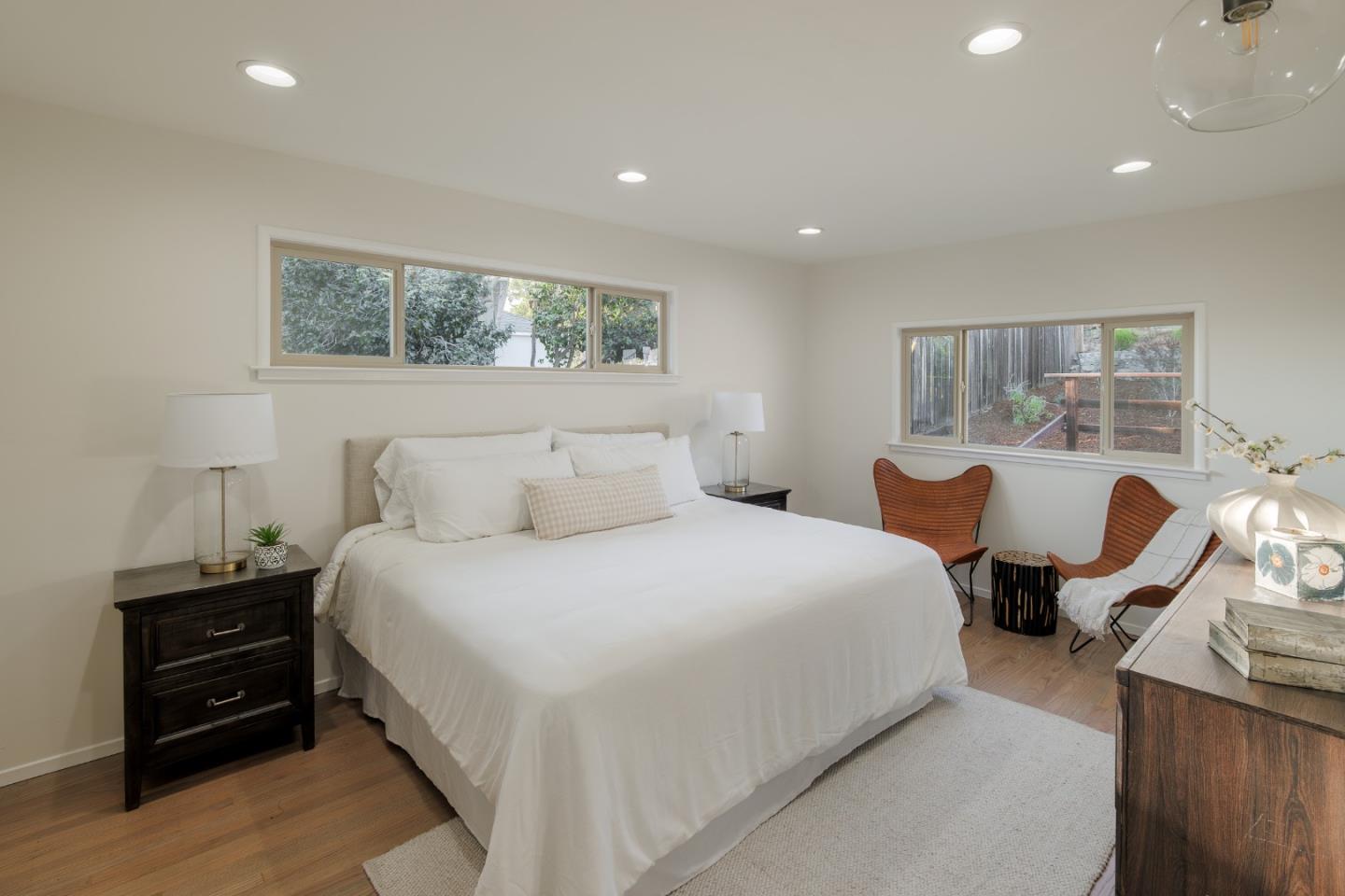 Detail Gallery Image 11 of 32 For 2331 Buena Vista Ave, Belmont,  CA 94002 - 4 Beds | 3 Baths