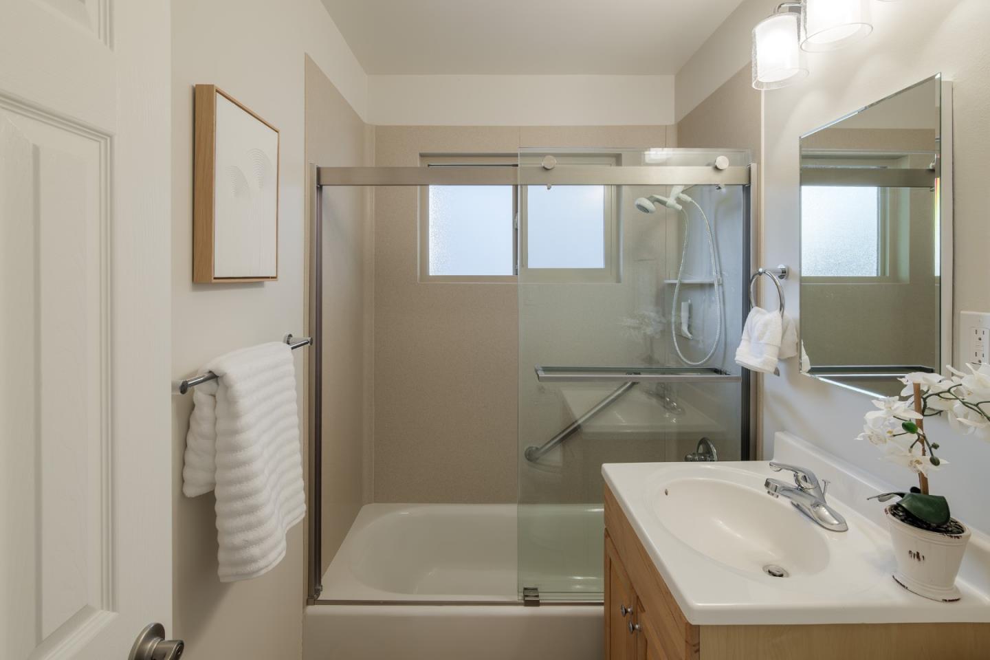 Detail Gallery Image 14 of 32 For 2331 Buena Vista Ave, Belmont,  CA 94002 - 4 Beds | 3 Baths