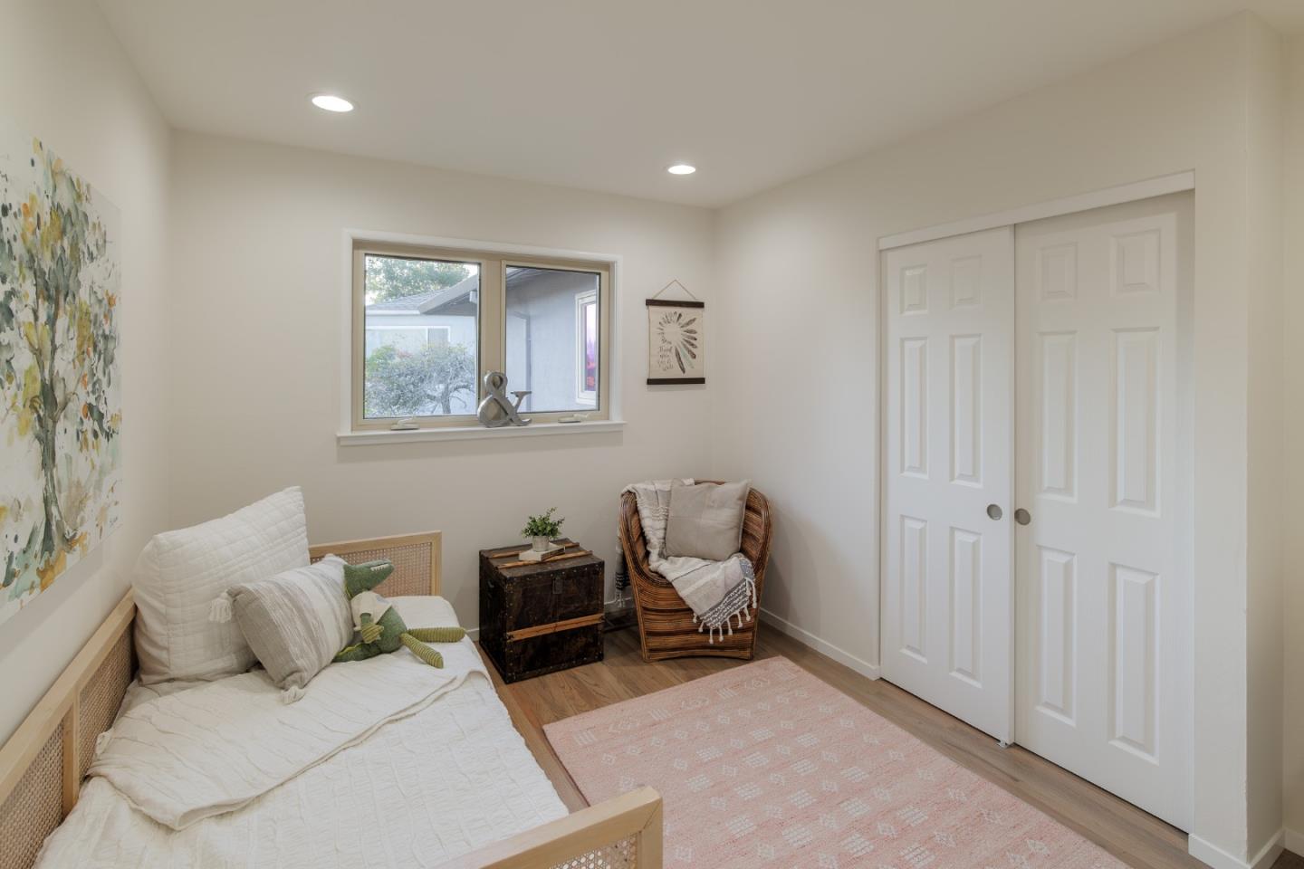 Detail Gallery Image 19 of 32 For 2331 Buena Vista Ave, Belmont,  CA 94002 - 4 Beds | 3 Baths