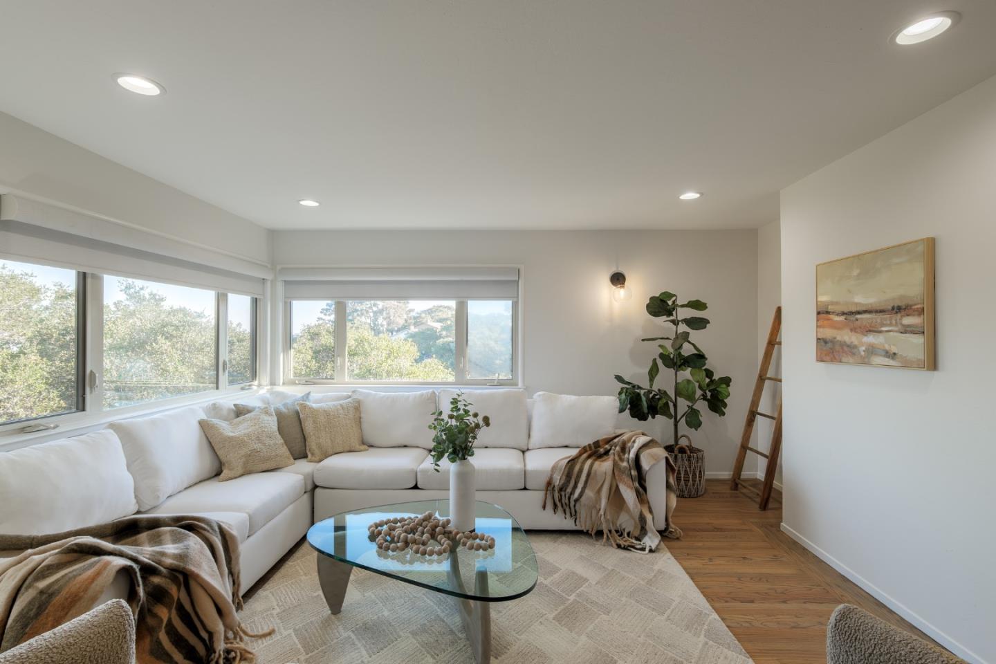 Detail Gallery Image 4 of 32 For 2331 Buena Vista Ave, Belmont,  CA 94002 - 4 Beds | 3 Baths