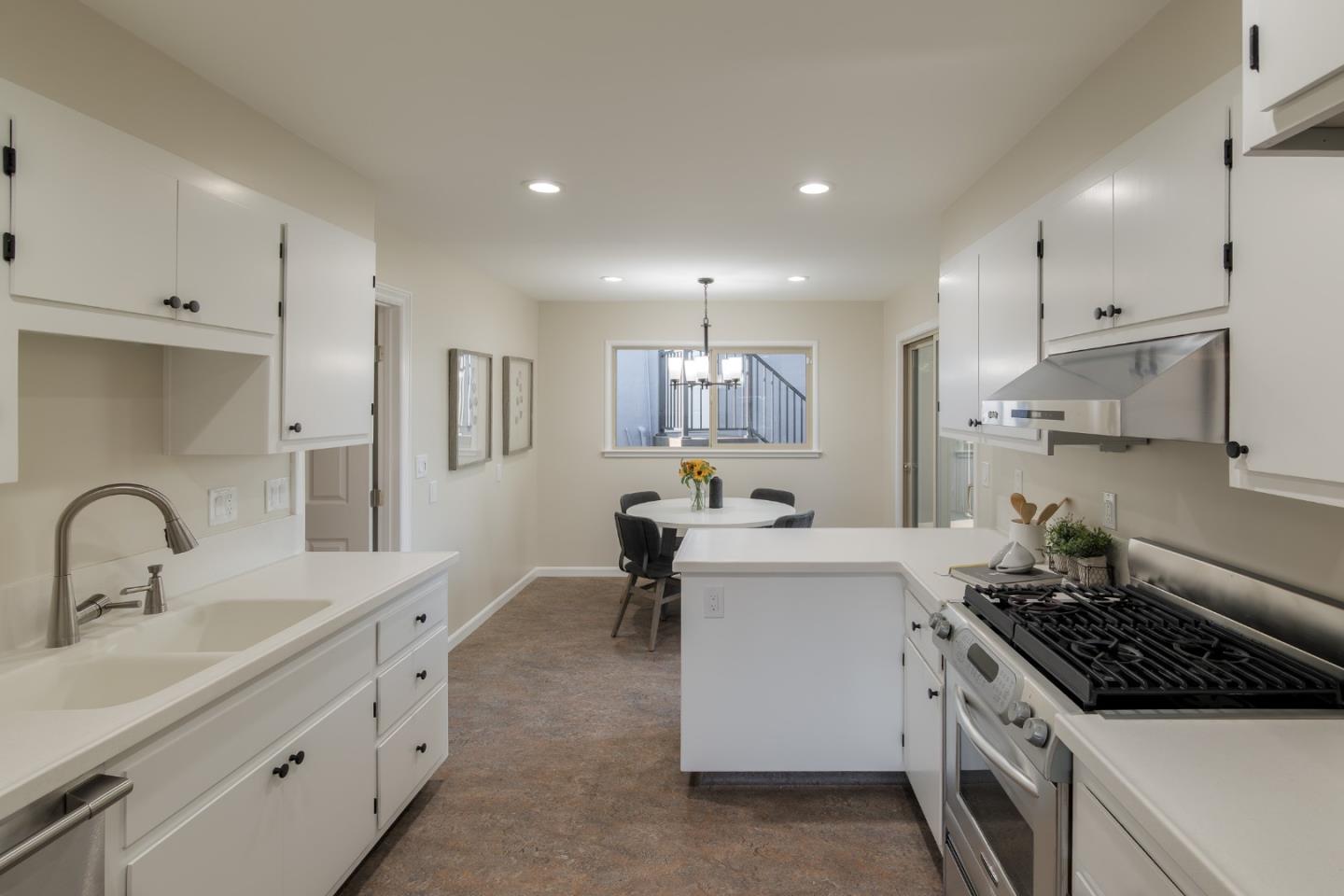 Detail Gallery Image 7 of 32 For 2331 Buena Vista Ave, Belmont,  CA 94002 - 4 Beds | 3 Baths