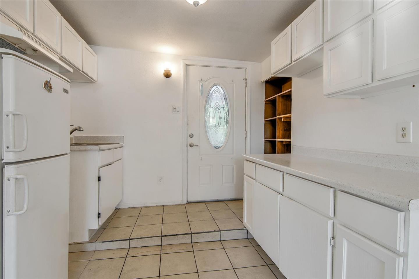 Detail Gallery Image 11 of 45 For 6513 Corbin Ave, Woodland Hills,  CA 91367 - 5 Beds | 3 Baths