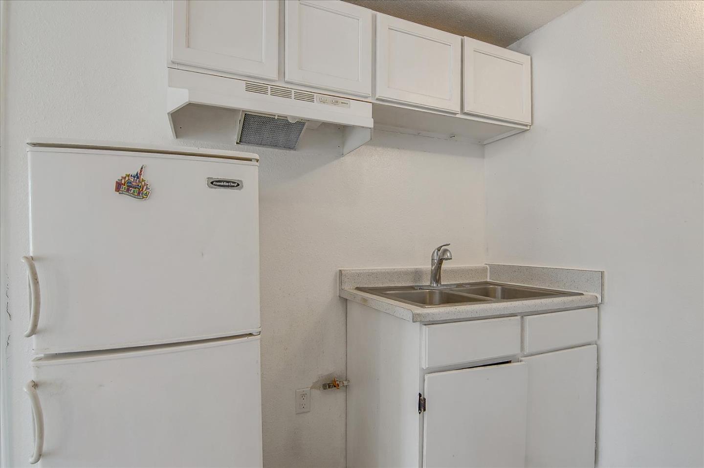 Detail Gallery Image 12 of 45 For 6513 Corbin Ave, Woodland Hills,  CA 91367 - 5 Beds | 3 Baths