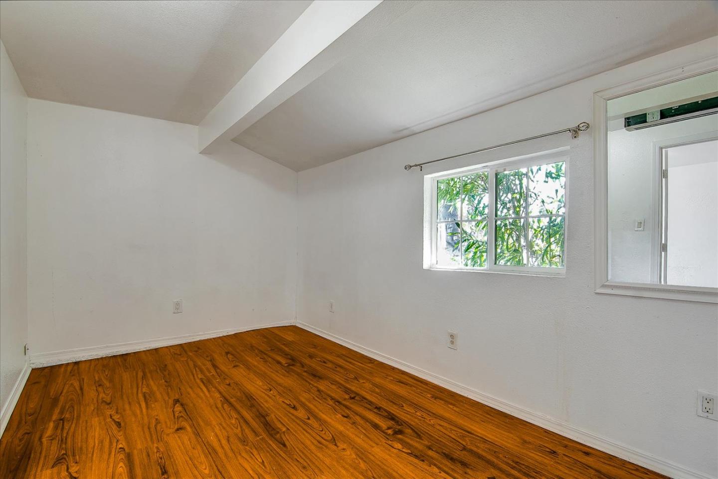 Detail Gallery Image 26 of 45 For 6513 Corbin Ave, Woodland Hills,  CA 91367 - 5 Beds | 3 Baths