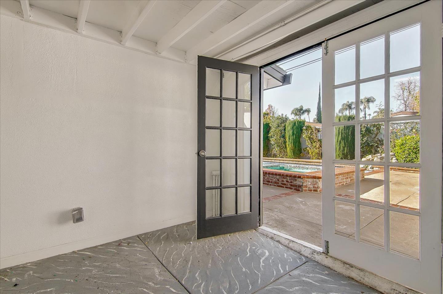 Detail Gallery Image 31 of 45 For 6513 Corbin Ave, Woodland Hills,  CA 91367 - 5 Beds | 3 Baths