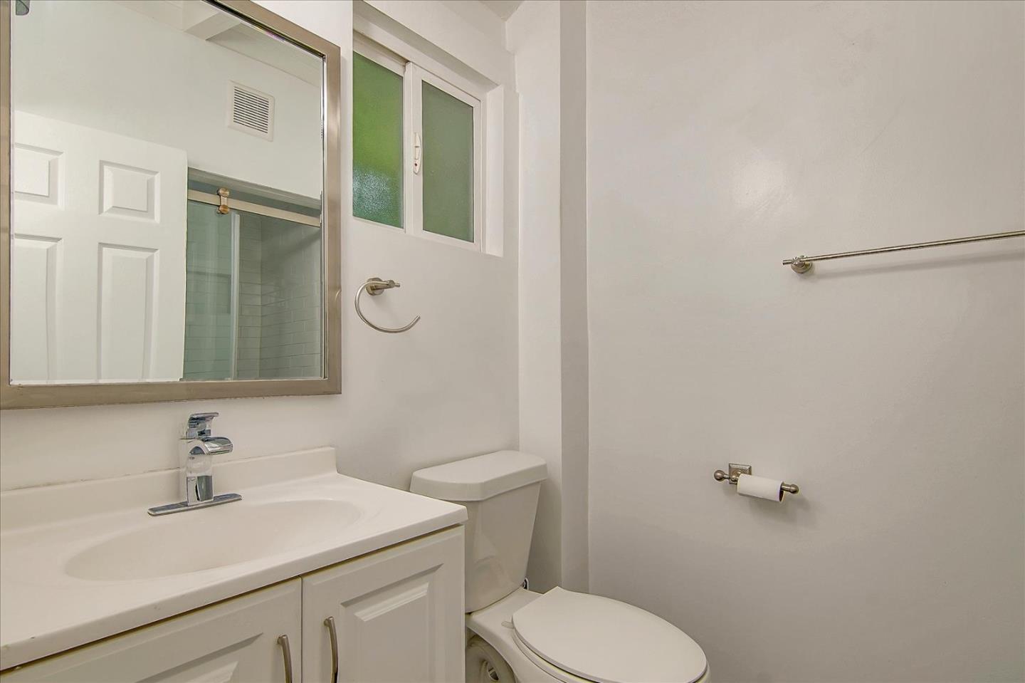 Detail Gallery Image 32 of 45 For 6513 Corbin Ave, Woodland Hills,  CA 91367 - 5 Beds | 3 Baths