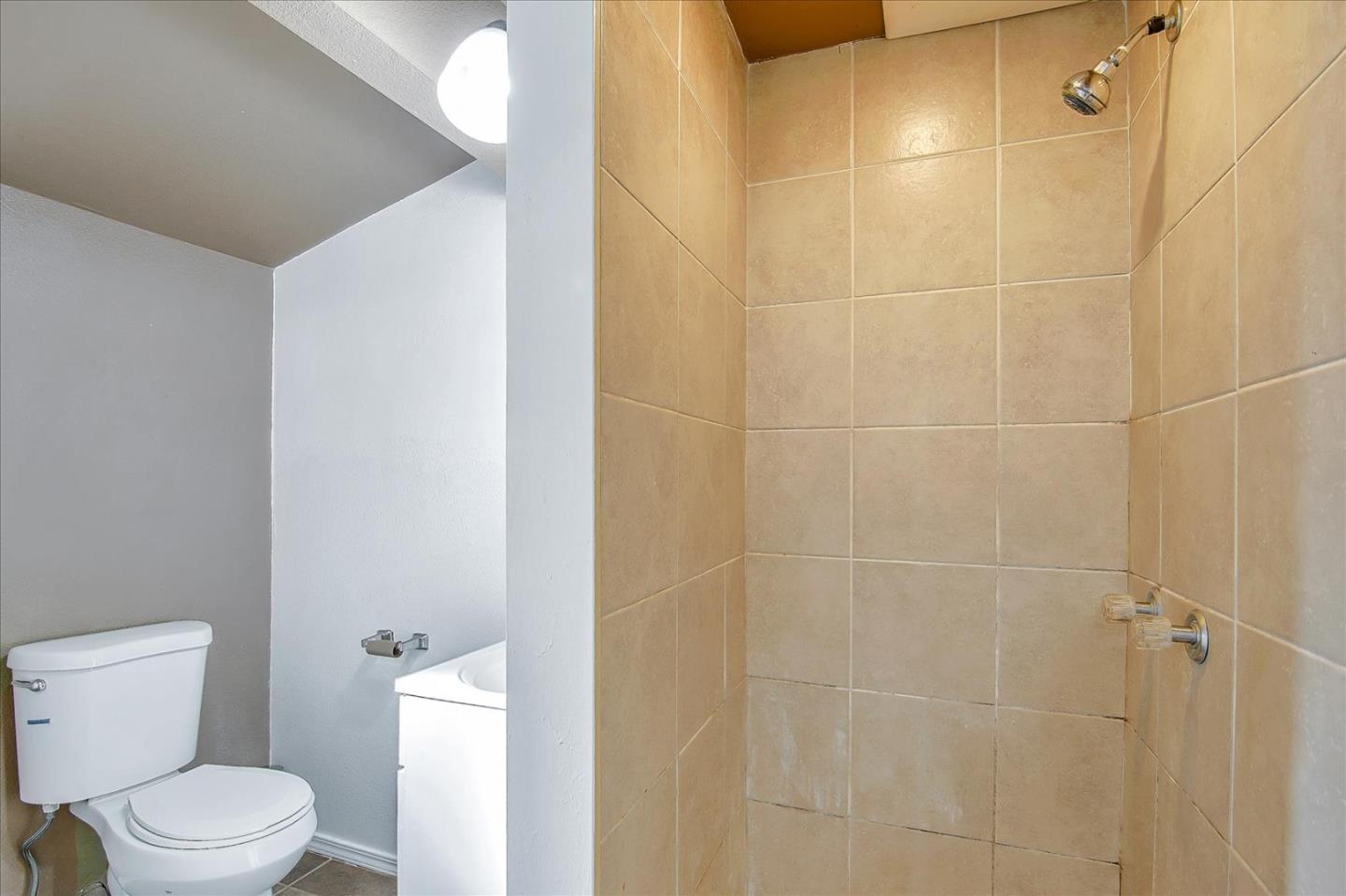 Detail Gallery Image 35 of 45 For 6513 Corbin Ave, Woodland Hills,  CA 91367 - 5 Beds | 3 Baths