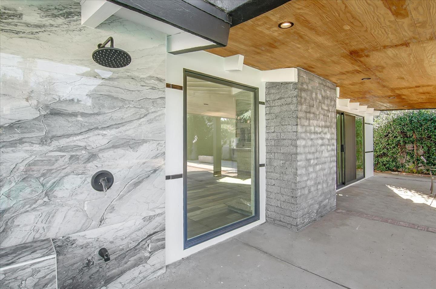 Detail Gallery Image 39 of 45 For 6513 Corbin Ave, Woodland Hills,  CA 91367 - 5 Beds | 3 Baths