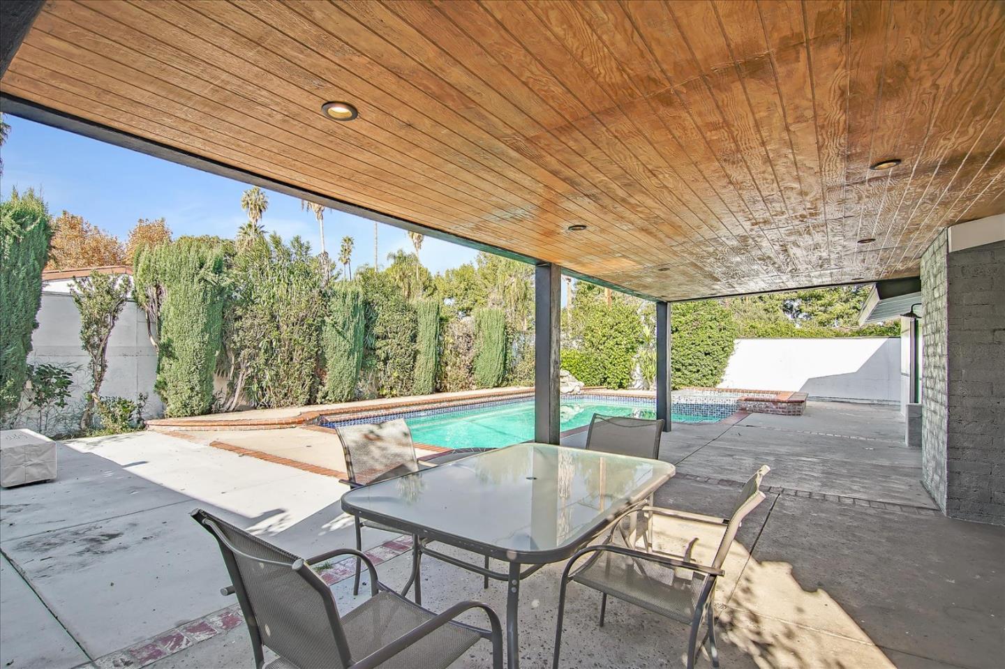 Detail Gallery Image 40 of 45 For 6513 Corbin Ave, Woodland Hills,  CA 91367 - 5 Beds | 3 Baths