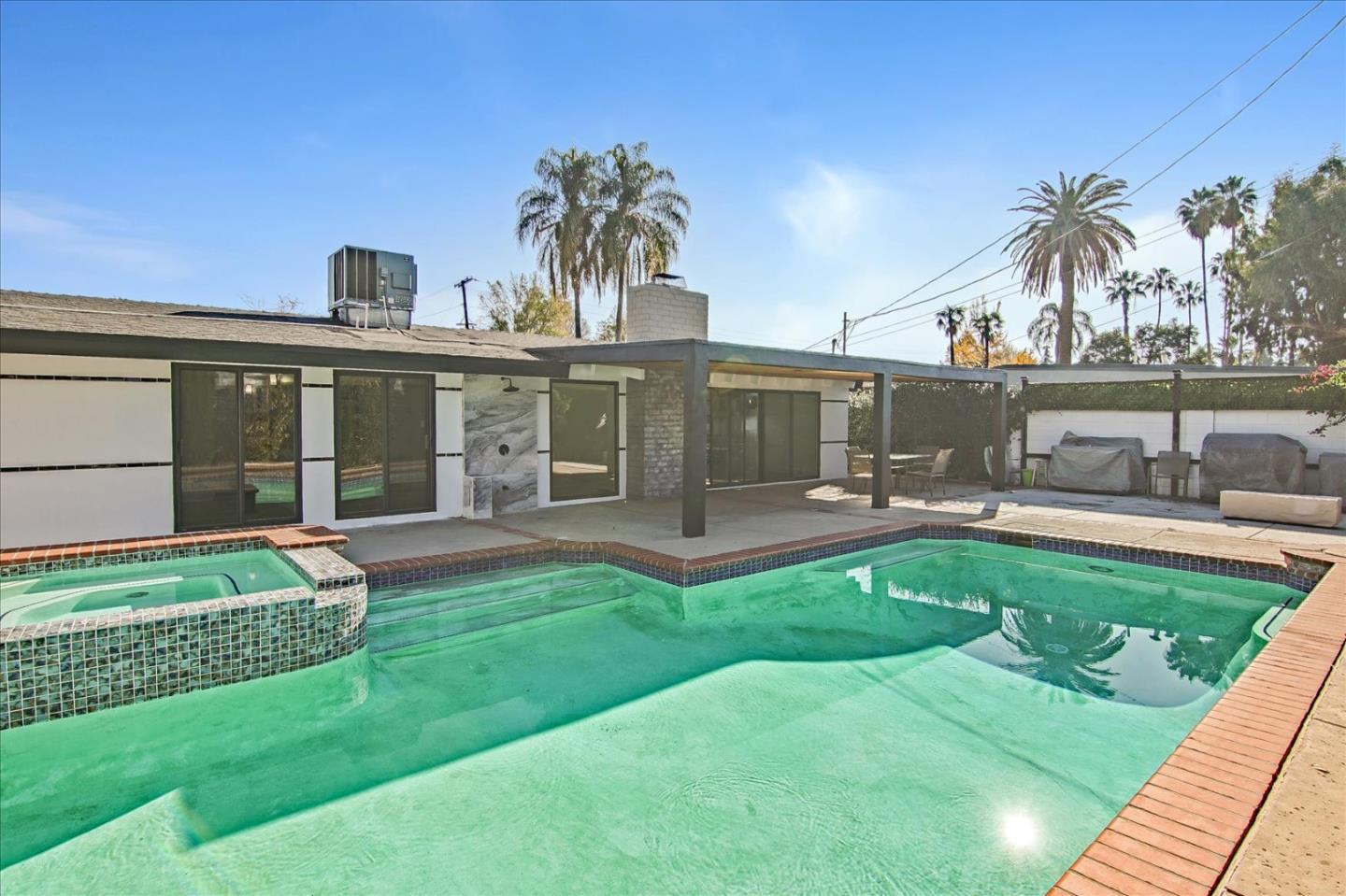 Detail Gallery Image 43 of 45 For 6513 Corbin Ave, Woodland Hills,  CA 91367 - 5 Beds | 3 Baths