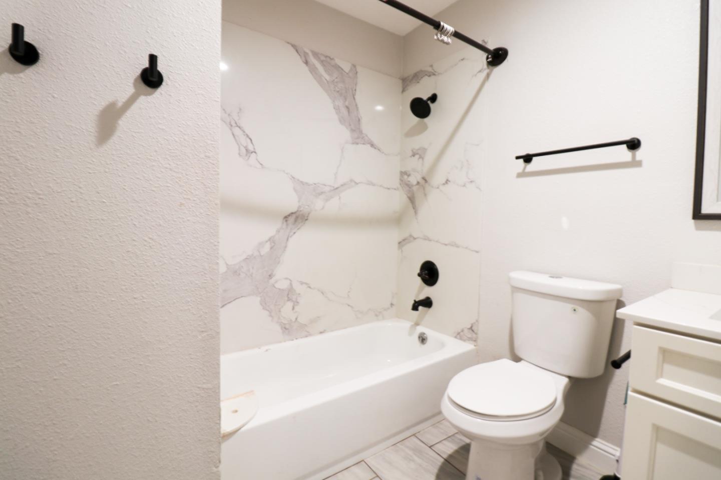 Detail Gallery Image 16 of 39 For 1331 87th Ave, Oakland,  CA 94621 - – Beds | – Baths