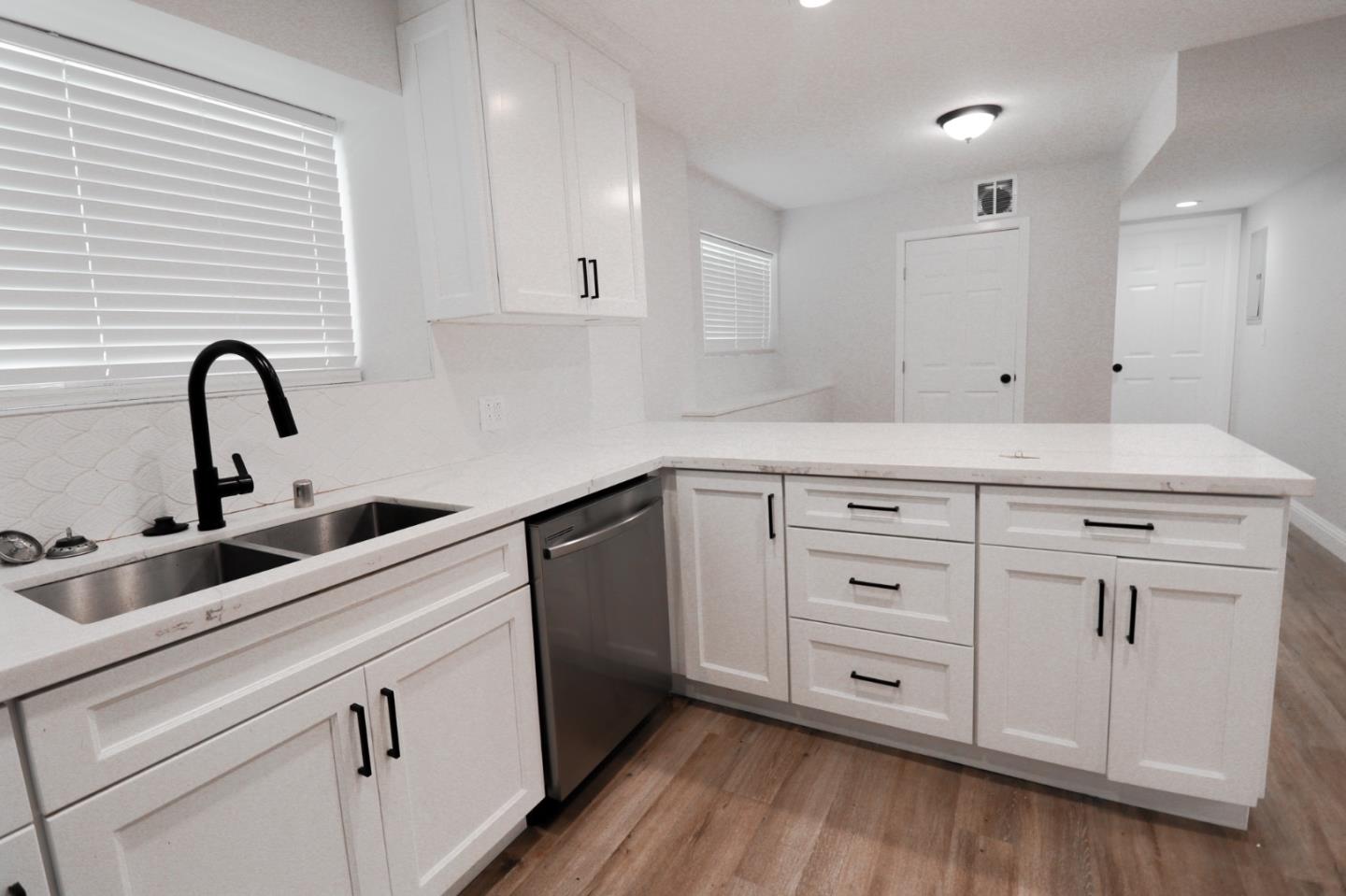 Detail Gallery Image 24 of 39 For 1331 87th Ave, Oakland,  CA 94621 - – Beds | – Baths