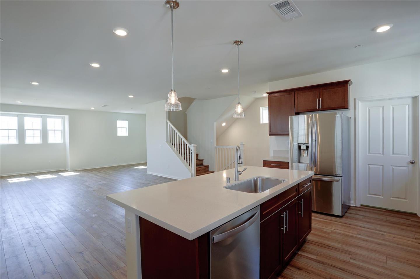 Detail Gallery Image 10 of 46 For 9153 Foster Ln, Chatsworth,  CA 91311 - 4 Beds | 3/1 Baths