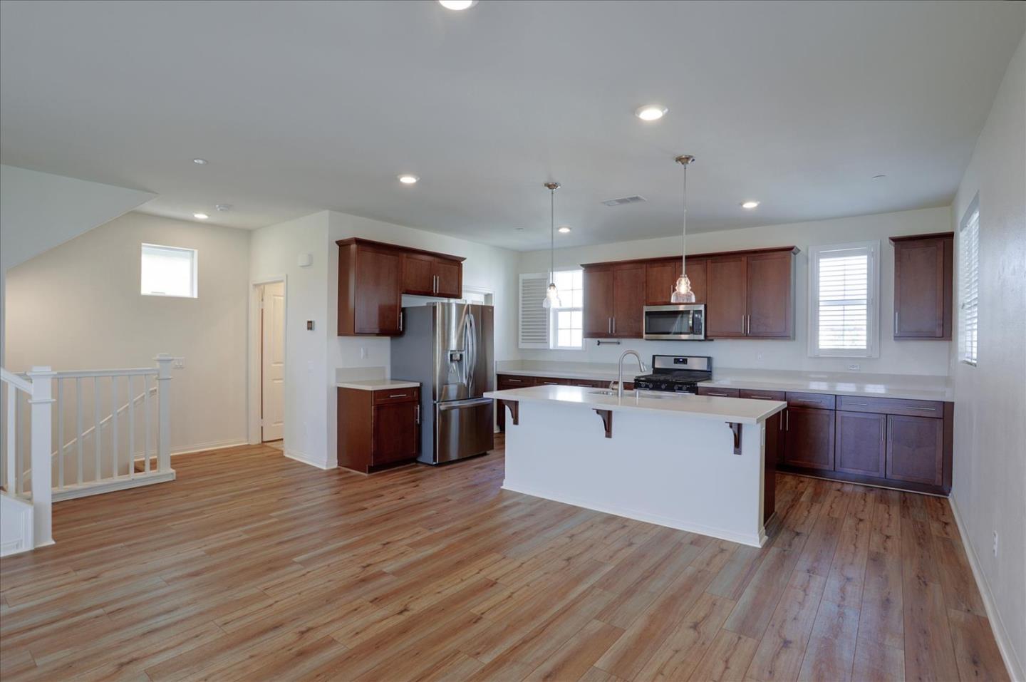 Detail Gallery Image 12 of 46 For 9153 Foster Ln, Chatsworth,  CA 91311 - 4 Beds | 3/1 Baths