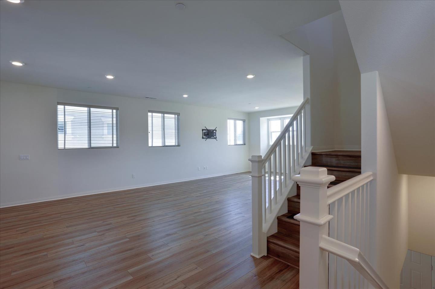 Detail Gallery Image 13 of 46 For 9153 Foster Ln, Chatsworth,  CA 91311 - 4 Beds | 3/1 Baths