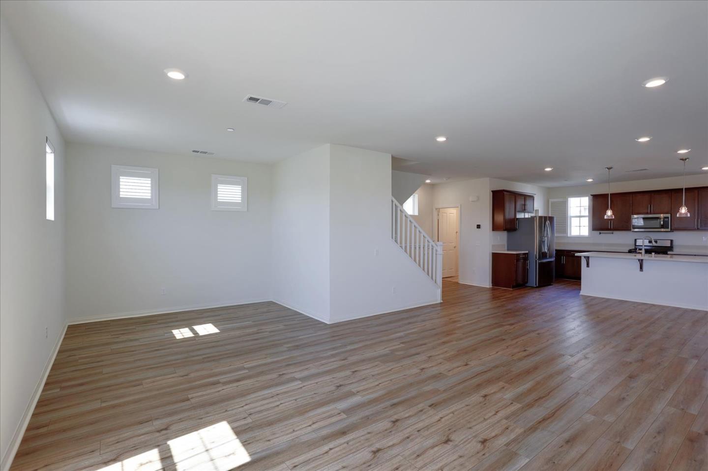 Detail Gallery Image 14 of 46 For 9153 Foster Ln, Chatsworth,  CA 91311 - 4 Beds | 3/1 Baths