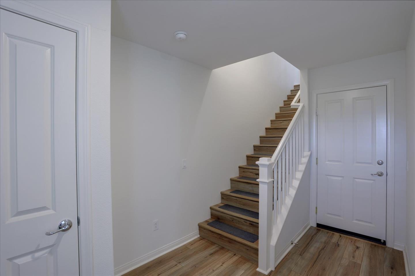 Detail Gallery Image 15 of 46 For 9153 Foster Ln, Chatsworth,  CA 91311 - 4 Beds | 3/1 Baths