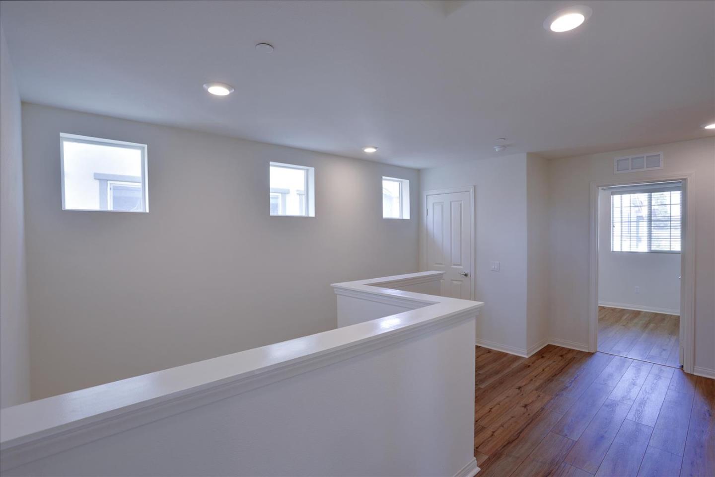 Detail Gallery Image 16 of 46 For 9153 Foster Ln, Chatsworth,  CA 91311 - 4 Beds | 3/1 Baths