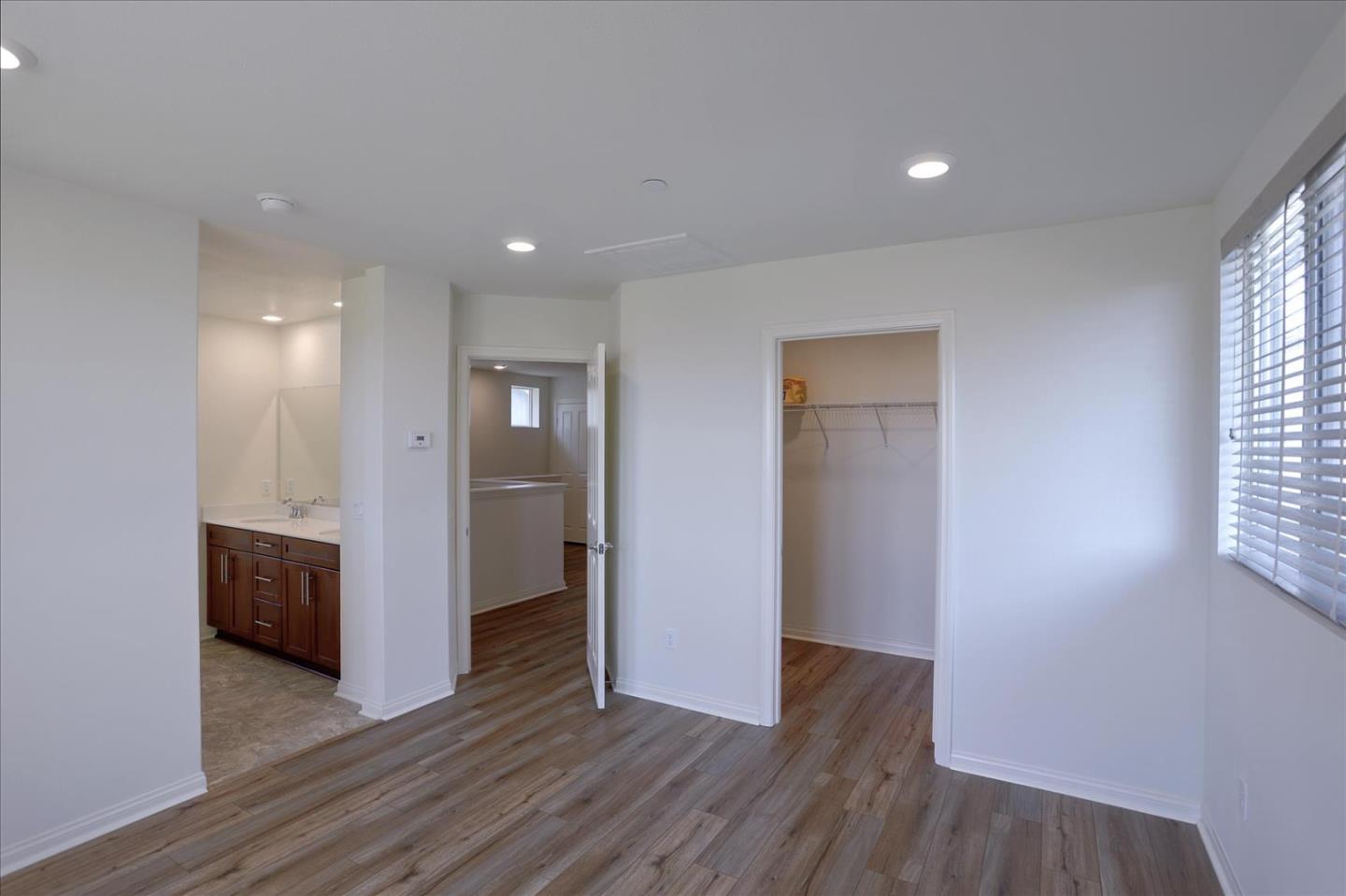 Detail Gallery Image 18 of 46 For 9153 Foster Ln, Chatsworth,  CA 91311 - 4 Beds | 3/1 Baths