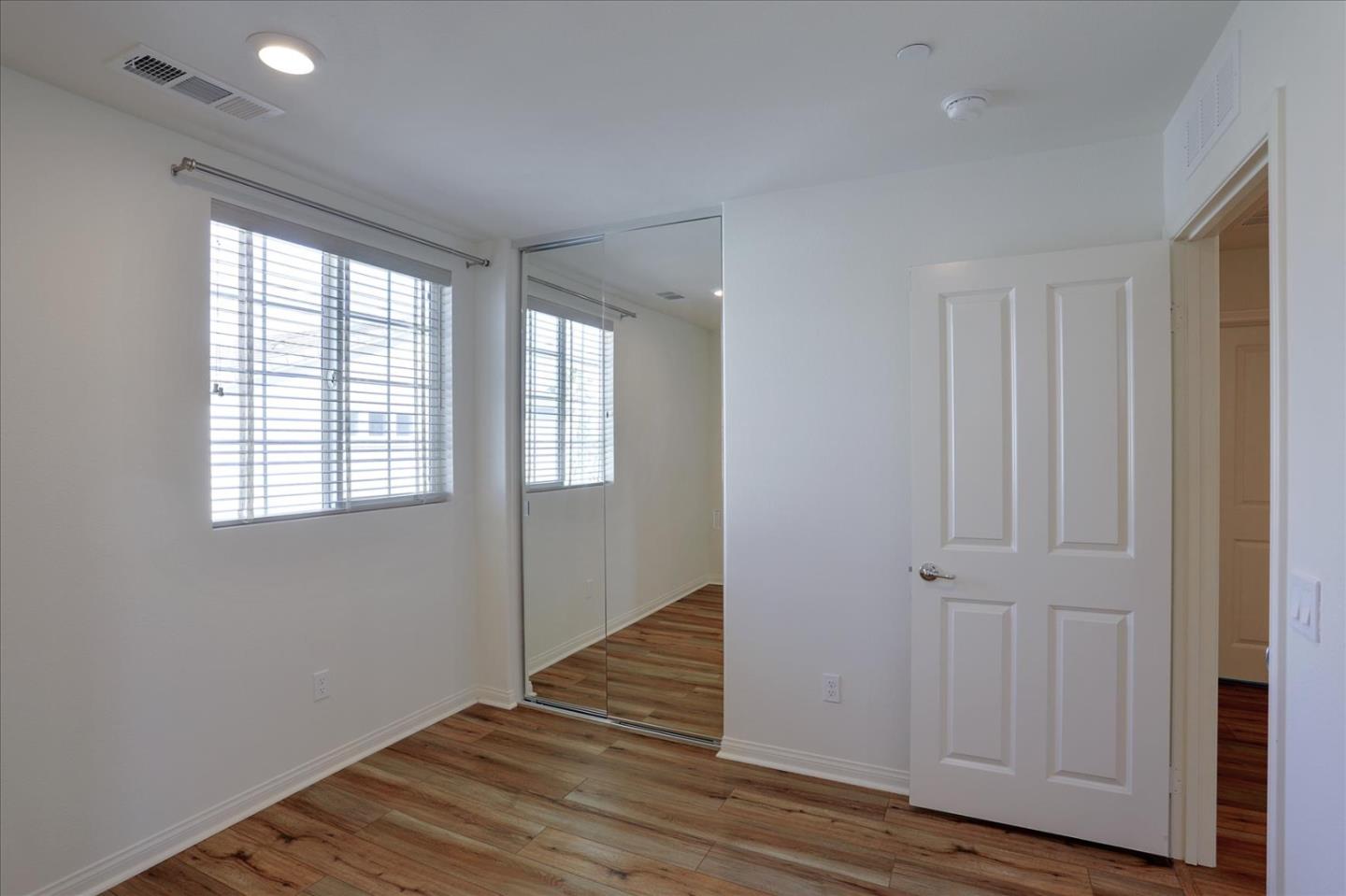 Detail Gallery Image 21 of 46 For 9153 Foster Ln, Chatsworth,  CA 91311 - 4 Beds | 3/1 Baths