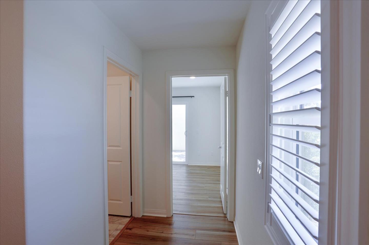 Detail Gallery Image 23 of 46 For 9153 Foster Ln, Chatsworth,  CA 91311 - 4 Beds | 3/1 Baths