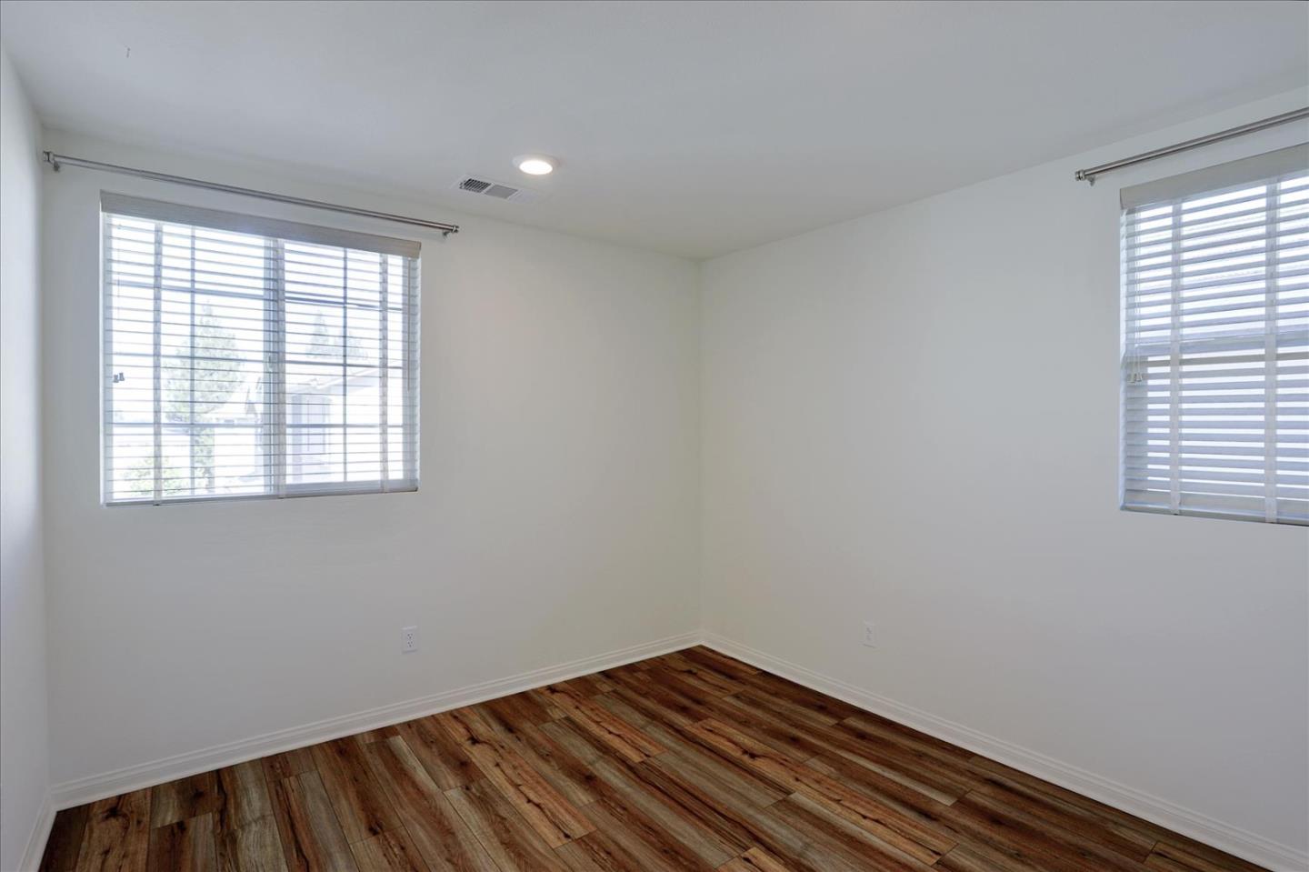 Detail Gallery Image 28 of 46 For 9153 Foster Ln, Chatsworth,  CA 91311 - 4 Beds | 3/1 Baths