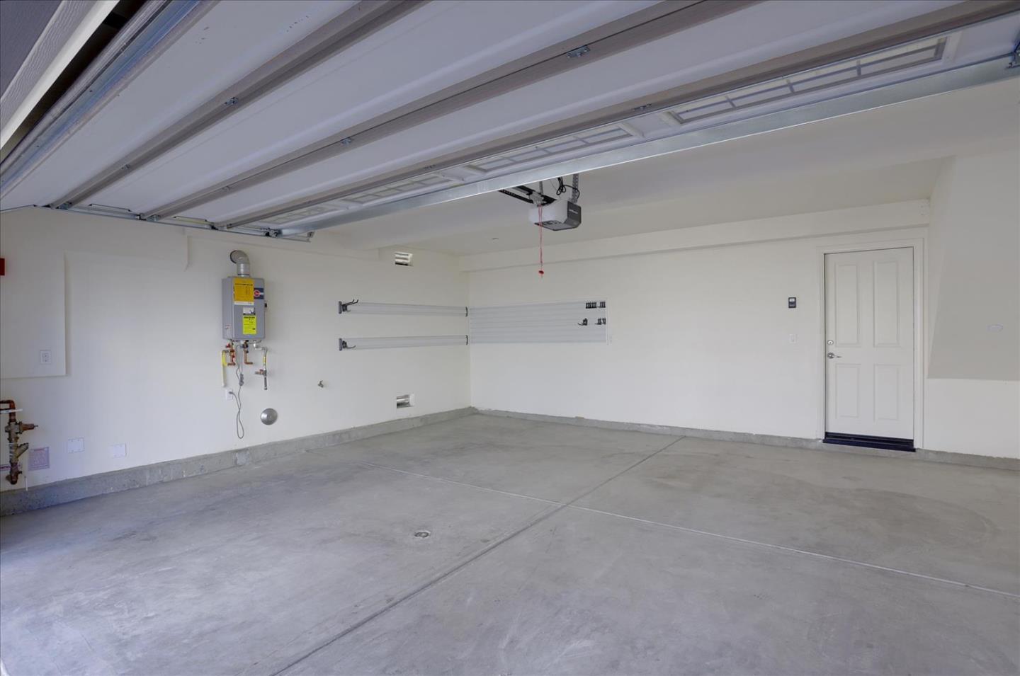 Detail Gallery Image 40 of 46 For 9153 Foster Ln, Chatsworth,  CA 91311 - 4 Beds | 3/1 Baths