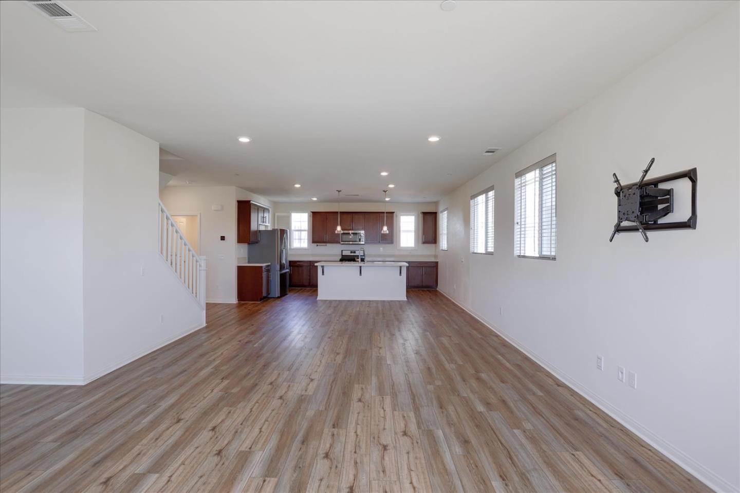 Detail Gallery Image 9 of 46 For 9153 Foster Ln, Chatsworth,  CA 91311 - 4 Beds | 3/1 Baths