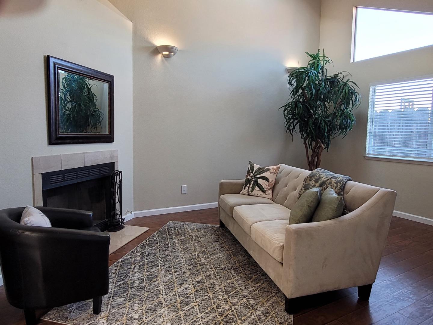 Detail Gallery Image 9 of 25 For 1713 Goodwin St, Seaside,  CA 93955 - 3 Beds | 2 Baths