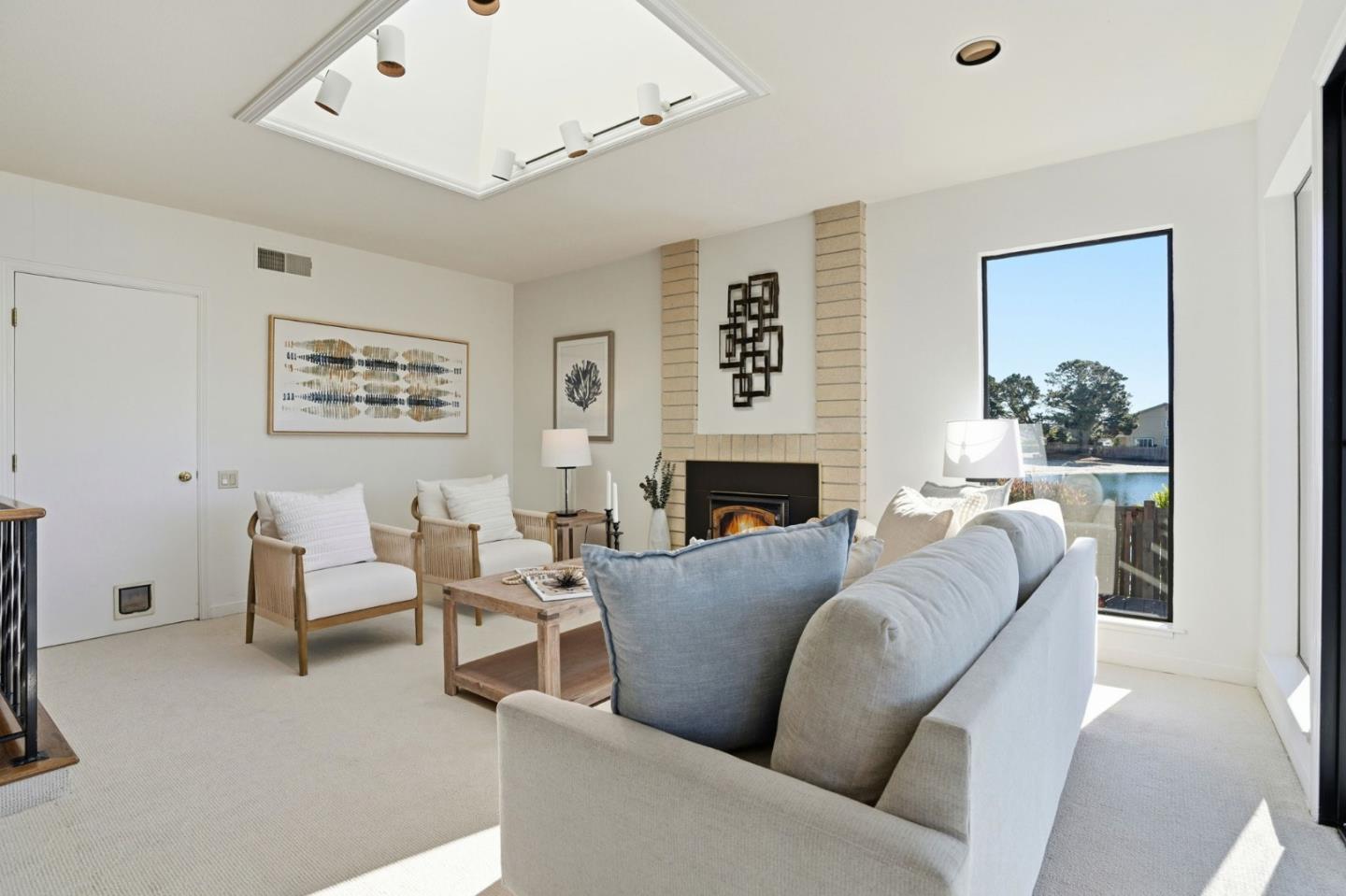 Detail Gallery Image 10 of 46 For 1190 Flying Fish St, Foster City,  CA 94404 - 4 Beds | 2 Baths