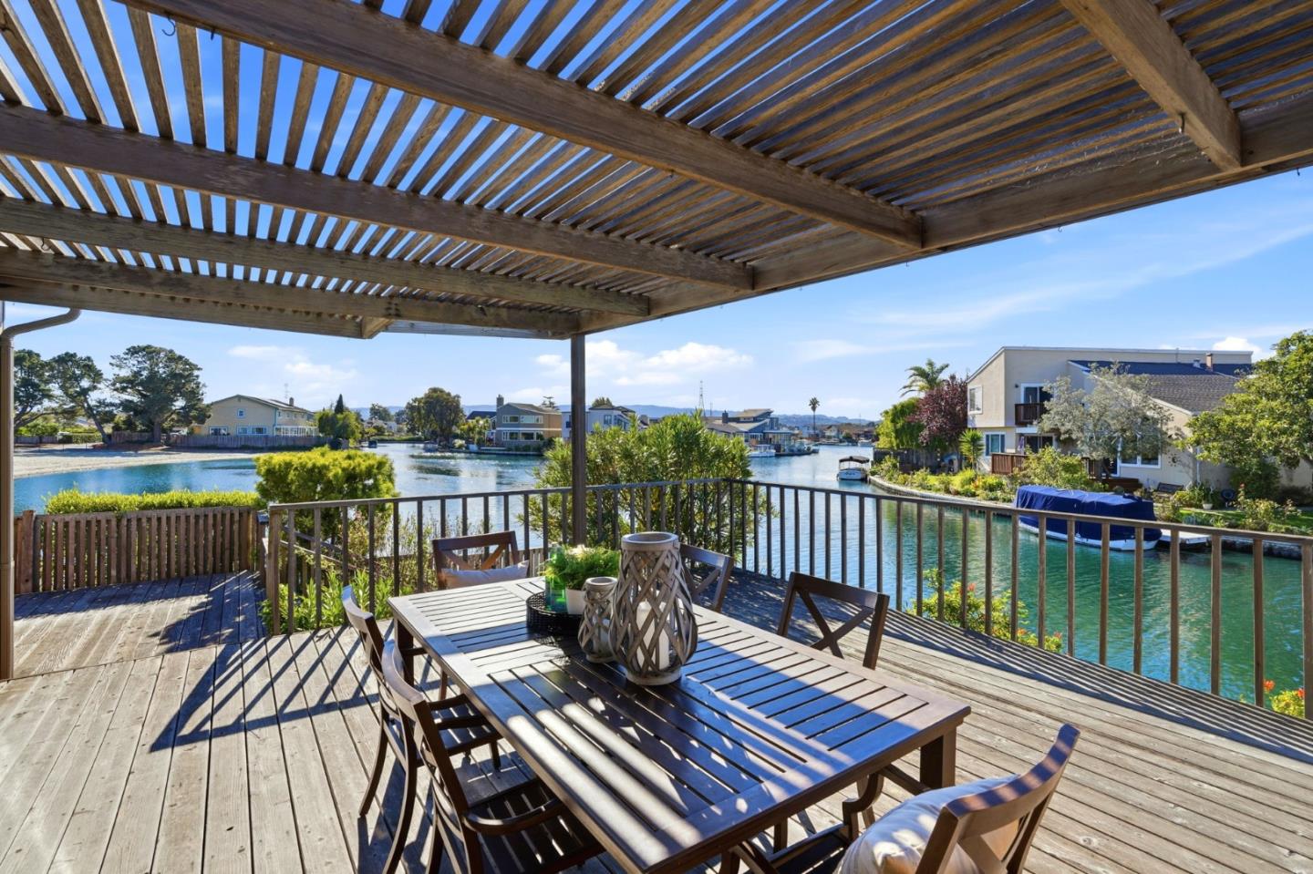 Detail Gallery Image 4 of 46 For 1190 Flying Fish St, Foster City,  CA 94404 - 4 Beds | 2 Baths